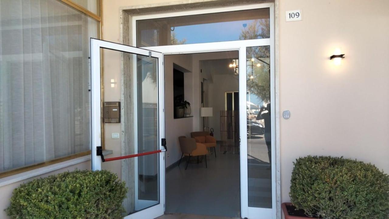 מלון סניגליה Il Faro מראה חיצוני תמונה